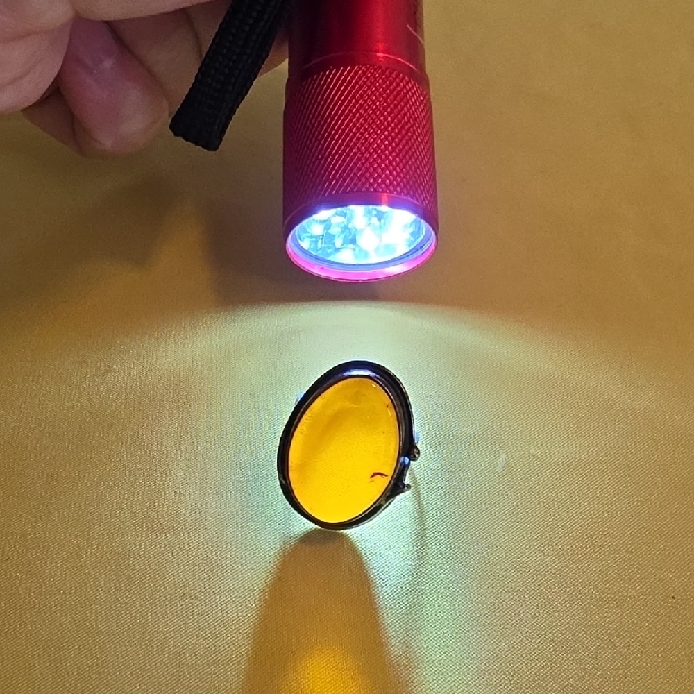 Amber Cabochon Ring ▪︎ Vintage Silver Mounting (925) ▪︎  Black Light Tested 🔦